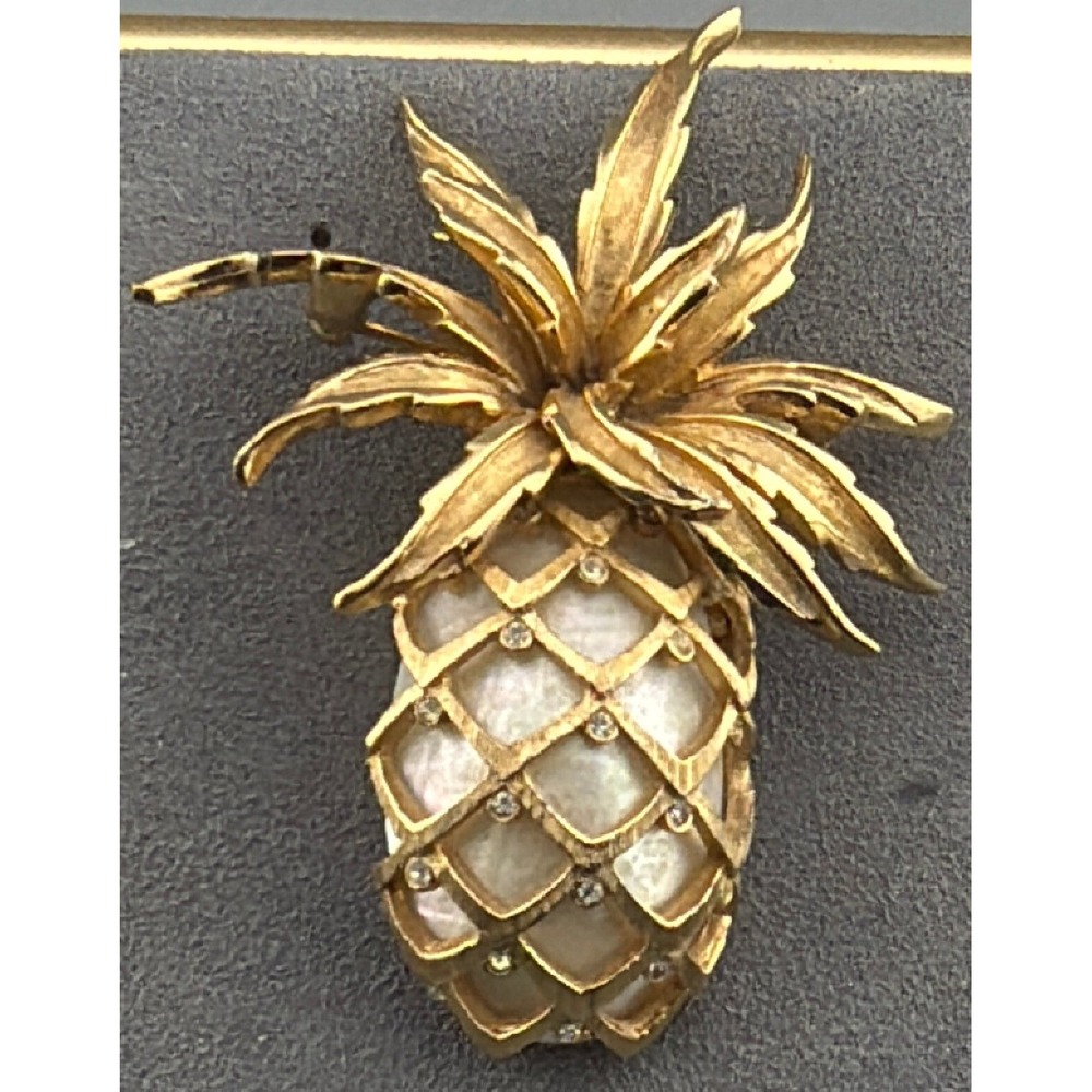 Vintage Boucher Pineapple Brooch Mother of Pearl Rhinestone Signed 8431P 2 3/4"